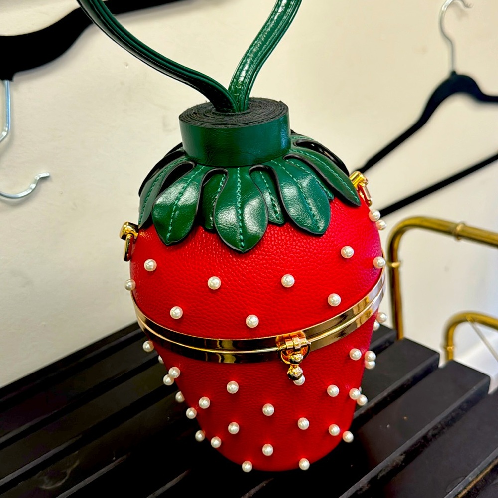Strawberry Purse !